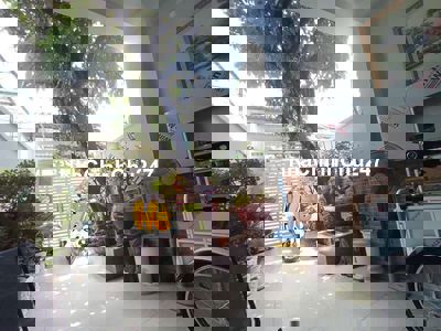 CHÍNH CHỦ CẦN BÁN Q.4 - CĂN NHÀ Tâm huyết chủ TỰ TAY XÂY - NHÀ ĐẸP.