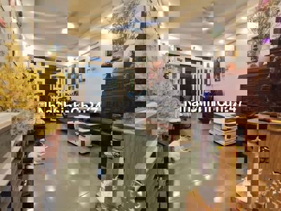 Chủ ngộp bán rẻ hơn thị trường, mua lẹ kẻo... bank buồn!