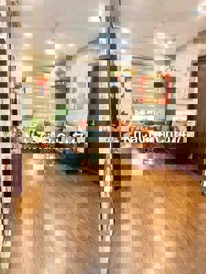 Chính chủ cần bán căn hộ chung cư 61m tại Homland - Bồ Đề - Long Biên