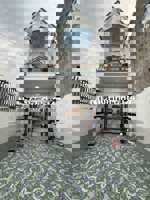 Chính chủ cần bán gấp căn nhà lầu.Giá: 2tỷ800tr SHR