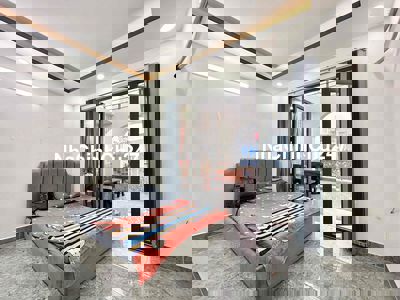 CHÍNH CHỦ STUDIO TÁCH BẾP, BAN CÔNG SIÊU RỘNG CÓ THANG MÁY