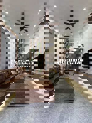 Chính chủ gửi bán nhà Trương Định 28m x 4 tầng lô góc