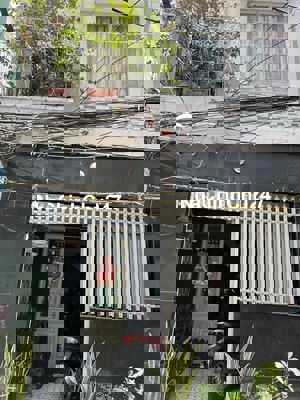 Nhà đẹp chính chủ q8