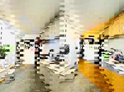 Nhà đẹp chủ gửi ngay chân cầu Bình Lợi