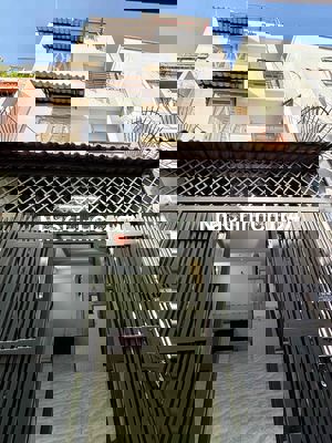 Chính chủ bán nhà hẻm 417 Quang Trung. Nhà 1 trệt 2 lầu sân thượng