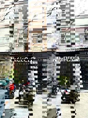 Nhà bán chính chủ – Đường xe hơi