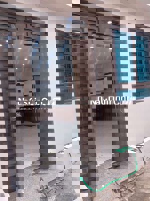 30m chính chủ . Nhà mới xây đầy đủ nội thất