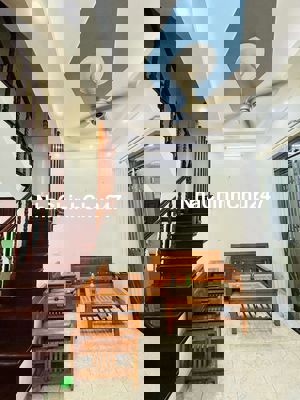 Bán nhà phố xuân đỉnh 47m2, xây 5 tầng nhỉnh 8 tỷ. Sổ đỏ chính chủ