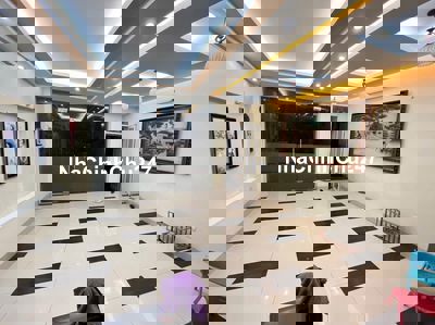 Nhà nguyên căn Hà Đông, chính chủ 4 tầng, giếng trời ô tô đỗ cửa