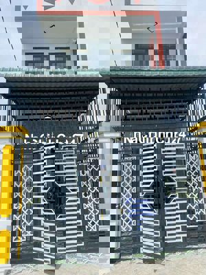 Chính Chủ cần Bán Gấp Nhà Bình Chánh Giá 990 Triệu ( Sổ Hồng Riêng )