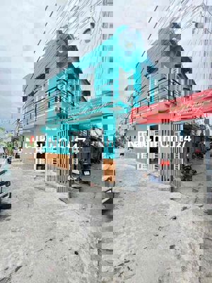 chính chủ cần bán nhà 2 mặt hẻm . DT:3m x 10m. 1 lầu. thạnh xuân 25