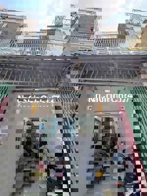 Nhà đẹp ở ngay chính chủ bán 30m2 3T 3pn chỉ hơn 3 tỷ