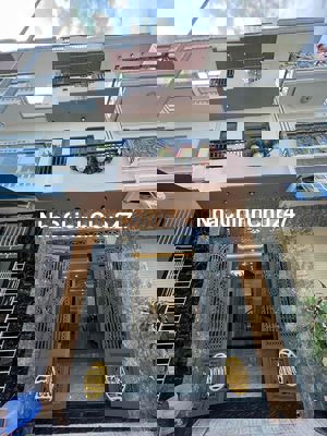 NHÀ PHỐ ĐẸP TÌM CHỦ MỚI NGÃ TƯ BÌNH CHUẨN  BÌNH DƯƠNG