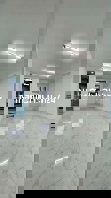 Chính chủ cần ban gấp nhà dt 32m2 giá 900tr Bình Chánh