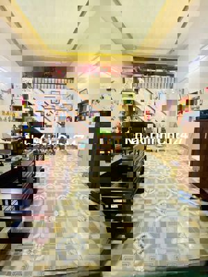 HẠ GẤP, CHỦ ĐI MỸ 95M2 BÁN ĐẤT TẶNG NHÀ CẤP 4 - 2 MẶT KIỆT OTO