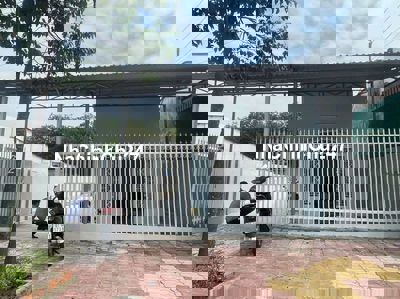 Chính Chủ bán căn nhà cấp 4 + đất vườn 190m2 chốt 650tr