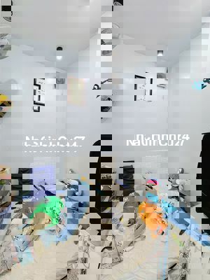 Bán nhanh nhà nguyên căn Đoàn Văn Bơ, chủ thiện chí