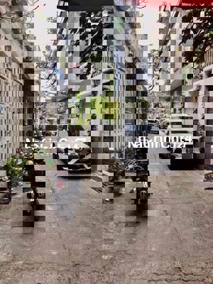 Chính chủ gữi bán nhà hẻm xe hơi P.Tân Sơn Nhì đúc 1 lầu giá chỉ 5.3TY