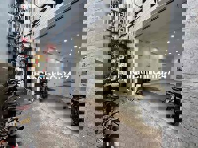 Chính chủ bán nhà đường Võ Văn Kiệt, P. Cầu Kho, Quận 1