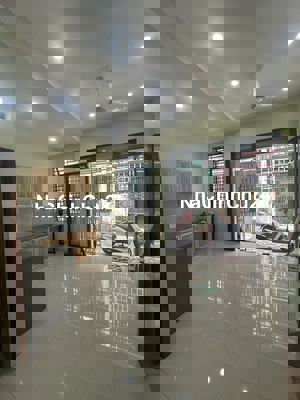 BÁN NHÀ CHÍNH CHỦ PHẠM VĂN HAI – FULL NỘI THẤT GỖ XỊN