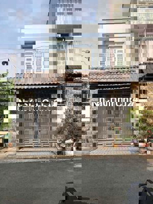 Bán nhà chính chủ sổ hồng riêng đường 8m thông