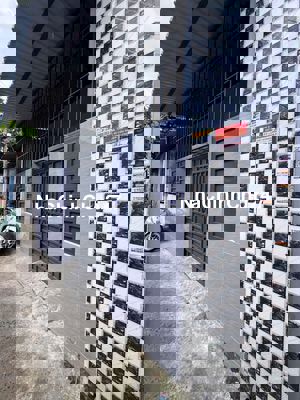 Bán nhà chính chủ sổ hồng riêng đường thông xe hơi