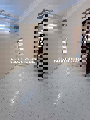 cần bán gấp nhà chính chủ có sổ hồng giá 10,5 tỷ