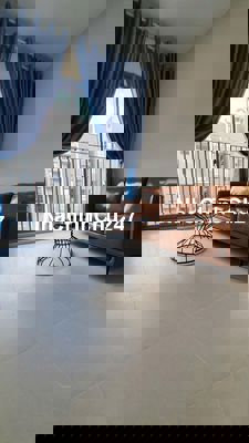 Chính chủ cần bán nhanh căn hộ lầu cao thoáng mát ....