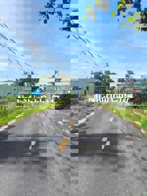 chính chủ cần bán gấp 2 lô thông trục QL14B  ngang 8m