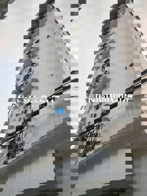 Chính chủ cần bán căn nhà cực phẩm giữa trung tâm Thạch Bàn Long Biên