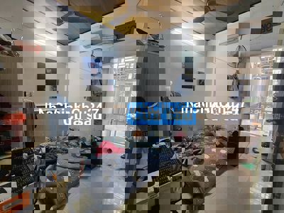 Chính chủ cần bán nhà 1 lầu Q10