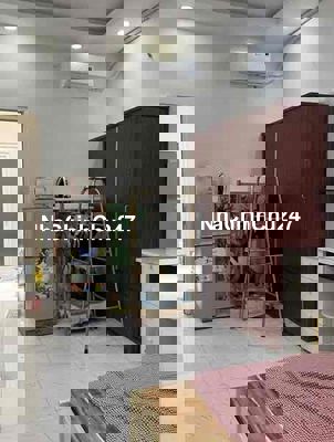 nhà chính chủ hẻm 3 gác đường lý thái tổ P10 .Q10