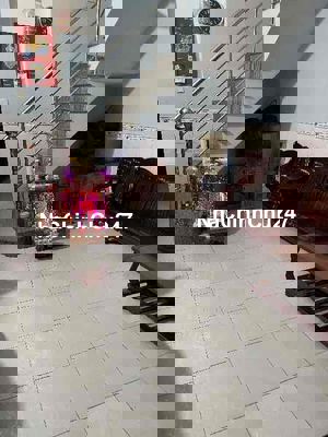 SIÊU PHẨM GIÁ TỐT – NHÀ CHÍNH CHỦ XÂY DỰNG– XE HƠI NGỦ TRONG NHÀ .