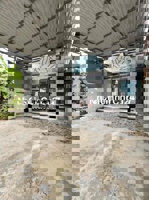 Chủ cần tiền trả nợ cho con bán gấp nhà mt dx112 tân an chỉ 2ti4