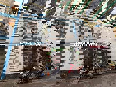 Mặt tiền kinh doanh chợ Khuông Việt