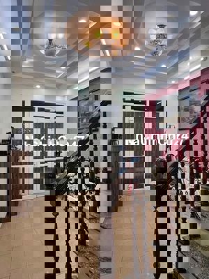 Chủ thiện chí bán nhà Thụy Khuê, DT 36m2 5 tầng MT 3.6m, giá 8.5 tỷ