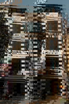 Chính chủ bán nhà mặt phố Phạm Văn Đồng - mặt tiền 7m  - 25 tỷ