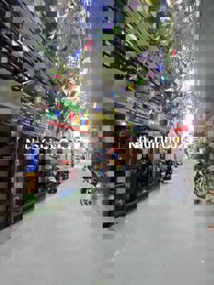 Chính chủ bán nhà khung 3 tầng diện 4 ngủ ngõ ô tô