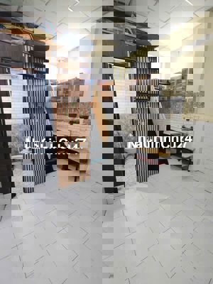 Nhà 1 lầu, 4x5m, nguyên căn điện nước chính, 4.3tr