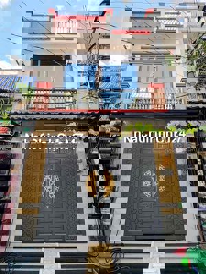 Nhà số nhà quận, chủ nhà mới xây tâm huyết, full nội thất cao cấp