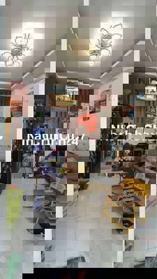 Măt tiền chính Ba Đình gần cầu Chữ Y