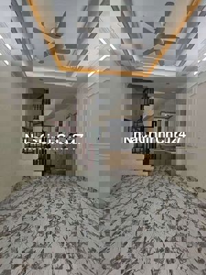 CHÍNH CHỦ BÁN NHÀ! BÁT KHỐI 30m×5tầng. Đất nở hậu. Giá hơn 5tỷ