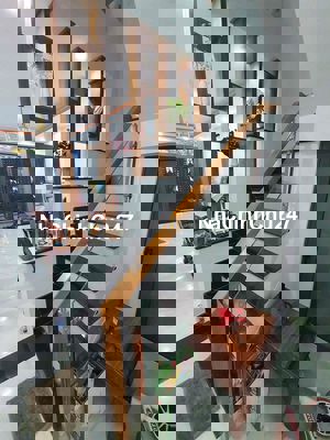 - CHÍNH CHỦ CẦN BÁN NHÀ MỚI 1 TRỆT 2 LẦU, VIEW ĐỐI DIỆN CỔNG CHÍNH TRƯ