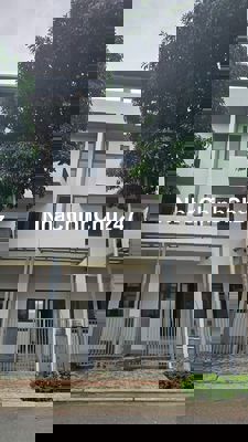 Chủ Kẹt Tiền Cắt Lỗ Sâu! Nhà Phố 90m² – 3 Tầng + Tum – Sổ Đỏ Cầm Tay