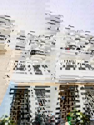 chính chủ cần bán căn nhà phố liền kề đường Tô Ngọc Vân quận 12