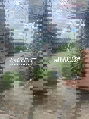 Nhà ở 81m2 chính chủ, 4 phòng ngủ, 2 WC, sân trước sân sau