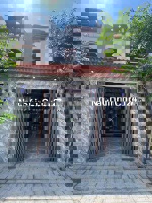 Chính chủ cần tiền bán gấp căn nhà cách KCN Cầu Tràm 5p, cách trung tâ