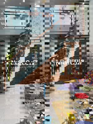 Chính chủ chào bán căn nhà 3 tầng Đường Dương trí trạch gần công viên