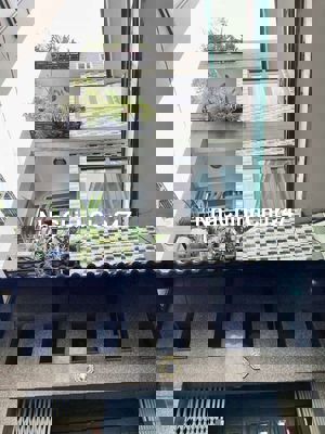 Nhà 3 tầng đúc , Ni sư huỳnh liên, 3pn, 3wc, chính chủ, nhà mới