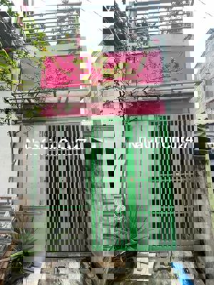 'Chủ cần tiền trả nợ" bán nhà trệt lầu ngay ngã 6 binh duong 1ti150